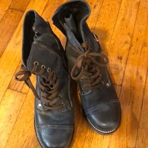 Navy blue barely worn Taos 7-7.5 size euro 38